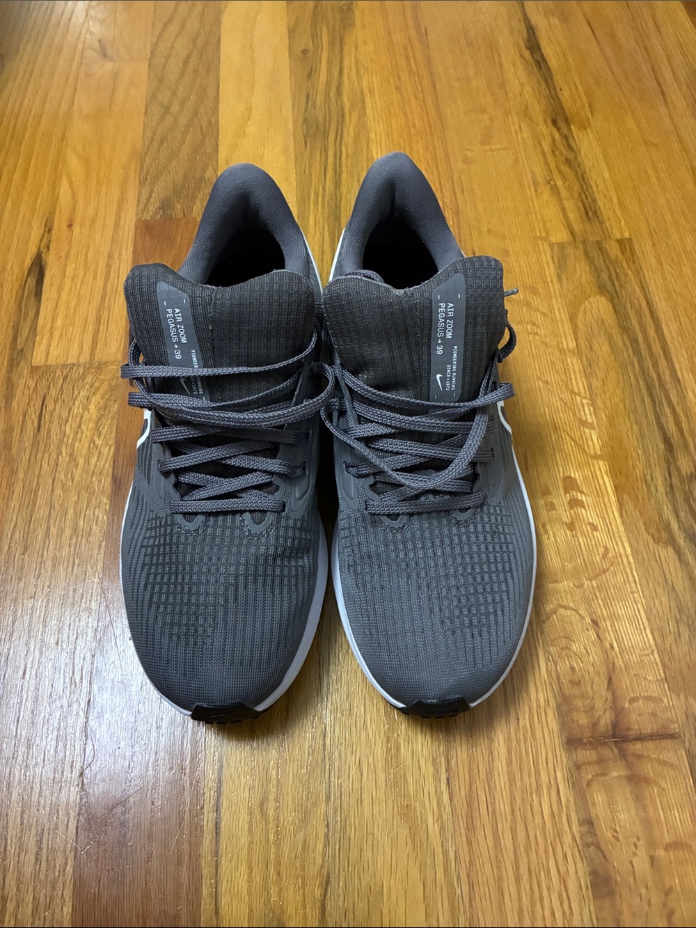 Nike Air Pegasus 39 Gray Running Sneakers - Men’s size 9.5
